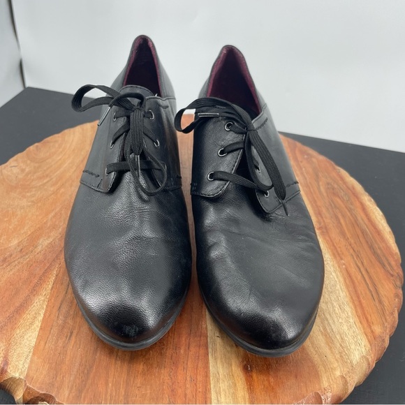 Tamaris low black Lace Up Leather Bootie Sz 40 US 8.5 - Picture 2 of 6